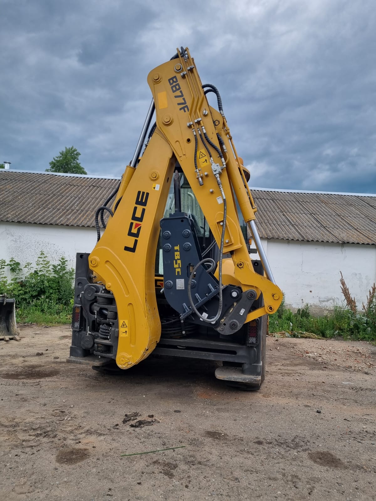 Гидромолот на JCB
