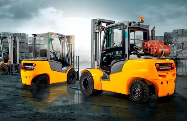 Вилочный погрузчик - навесное оборудование и сферы применения Вилочный погрузчик - навесное оборудование и сферы применения